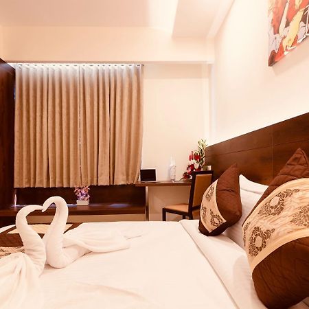Hotel Crystal Inn Plaza Delhi Airport Neu-Delhi Exterior foto